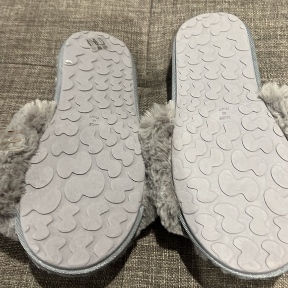 Skims Plushfuzzy Slippers - Picture 5 of 8